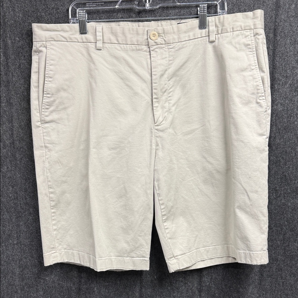 Vineyard Vines Men's Cream Flat Front Shorts